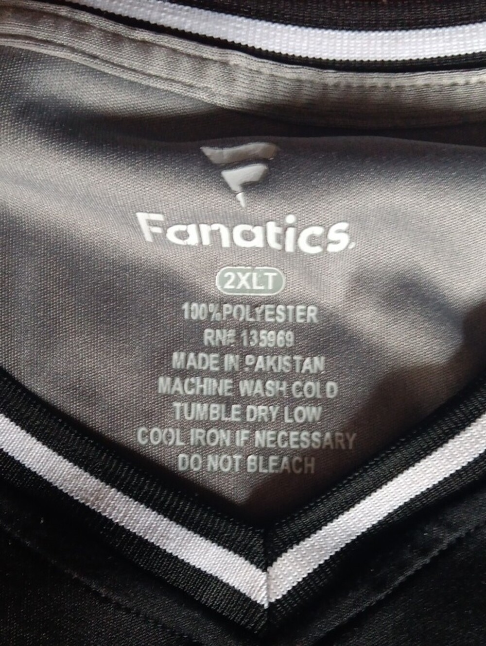 Fanatics Chicago White Sox Black and Gray V-Neck Shirt - Picture 2 of 4